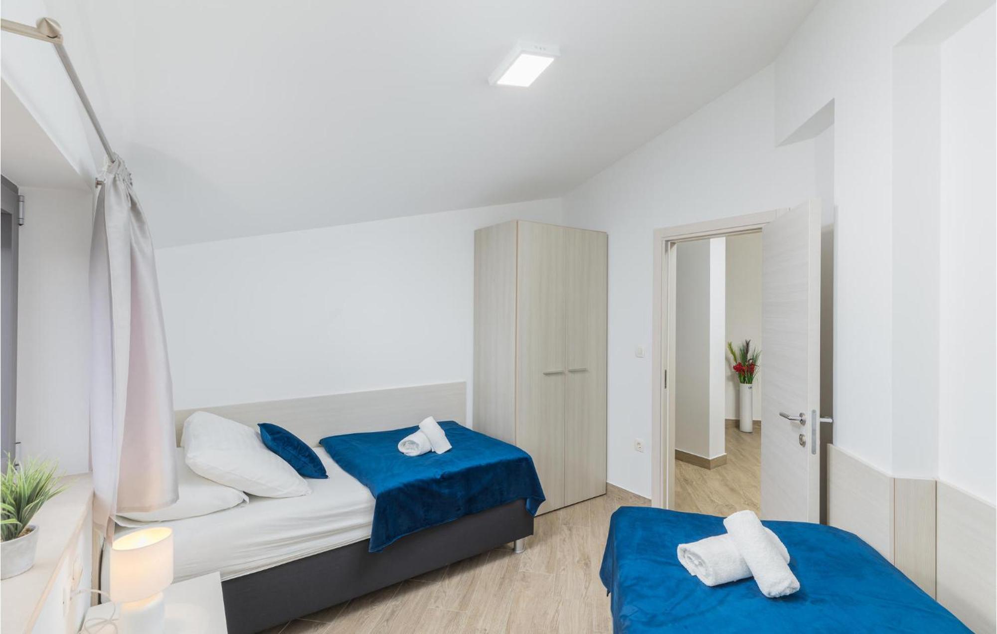 Stunning Apartment In Pjescana Uvala With Wifi Экстерьер фото