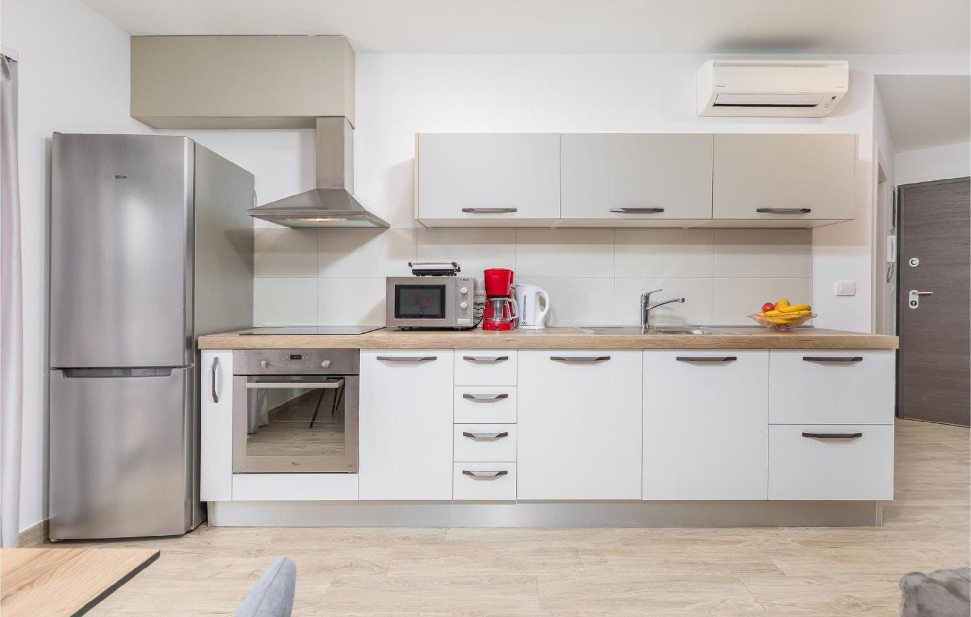 Stunning Apartment In Pjescana Uvala With Wifi Экстерьер фото